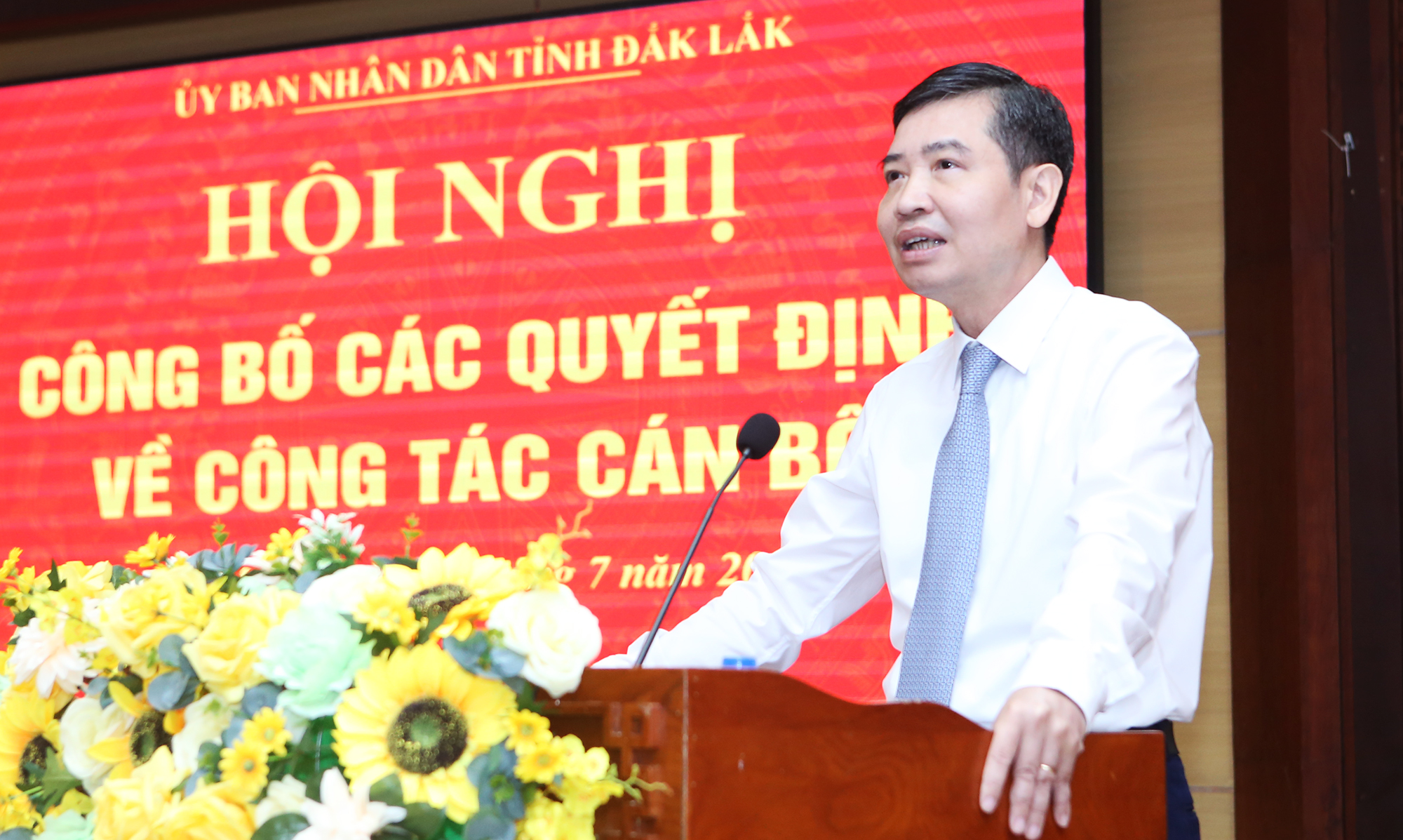 anh 9 bài 2